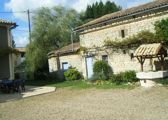 בית נופש Limort Clussais-la-Pommeraie